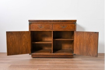 アメリカヴィンテージ　希少デザイン　DREXEL HERITAGE(ドレクセルヘリテイジ)　Accolade(アコレード)コレクション　天板拡張式　頑丈で質の高い作りのキャビネット　(R-085332)