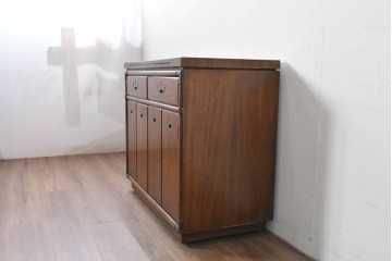 アメリカヴィンテージ　希少デザイン　DREXEL HERITAGE(ドレクセルヘリテイジ)　Accolade(アコレード)コレクション　天板拡張式　頑丈で質の高い作りのキャビネット　(R-085332)