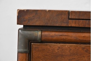 アメリカヴィンテージ　希少デザイン　DREXEL HERITAGE(ドレクセルヘリテイジ)　Accolade(アコレード)コレクション　天板拡張式　頑丈で質の高い作りのキャビネット　(R-085332)