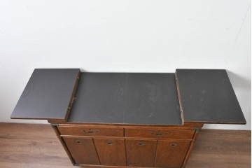 アメリカヴィンテージ　希少デザイン　DREXEL HERITAGE(ドレクセルヘリテイジ)　Accolade(アコレード)コレクション　天板拡張式　頑丈で質の高い作りのキャビネット　(R-085332)