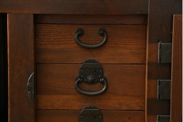 和製アンティーク　天板欅(ケヤキ)材　一枚板の風合い豊かな時代箪笥ローボード　(R-085333)