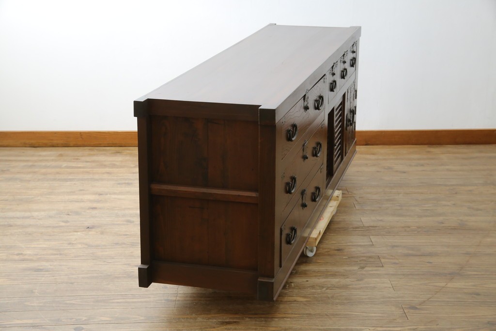 和製アンティーク　天板欅(ケヤキ)材　一枚板の風合い豊かな時代箪笥ローボード　(R-085333)