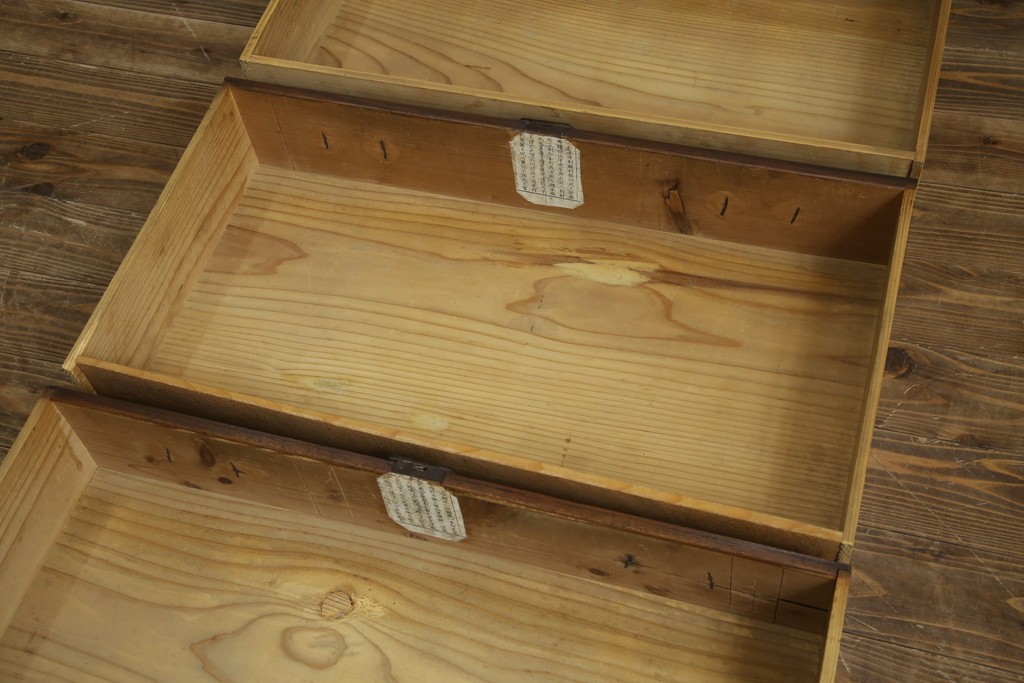 和製アンティーク　天板欅(ケヤキ)材　一枚板の風合い豊かな時代箪笥ローボード　(R-085333)