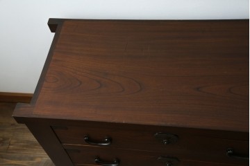 和製アンティーク　天板欅(ケヤキ)材　一枚板の風合い豊かな時代箪笥ローボード　(R-085333)