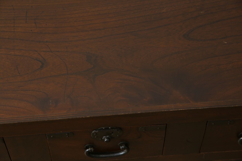 和製アンティーク　天板欅(ケヤキ)材　一枚板の風合い豊かな時代箪笥ローボード　(R-085333)