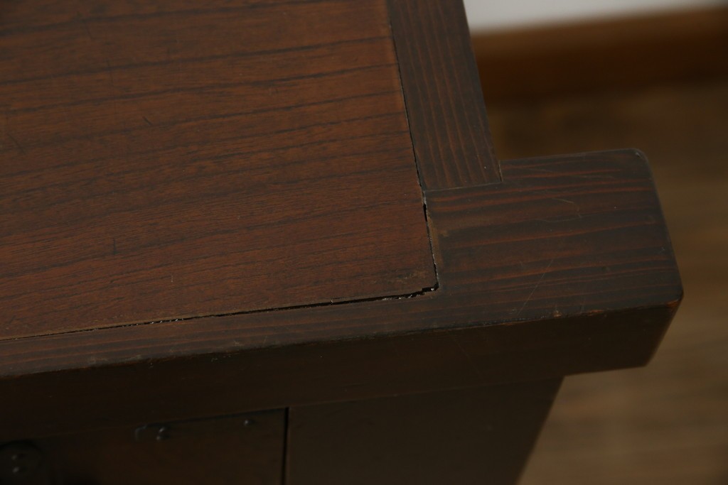 和製アンティーク　天板欅(ケヤキ)材　一枚板の風合い豊かな時代箪笥ローボード　(R-085333)