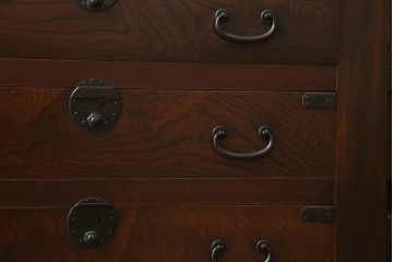 和製アンティーク　天板欅(ケヤキ)材　一枚板の風合い豊かな時代箪笥ローボード　(R-085333)