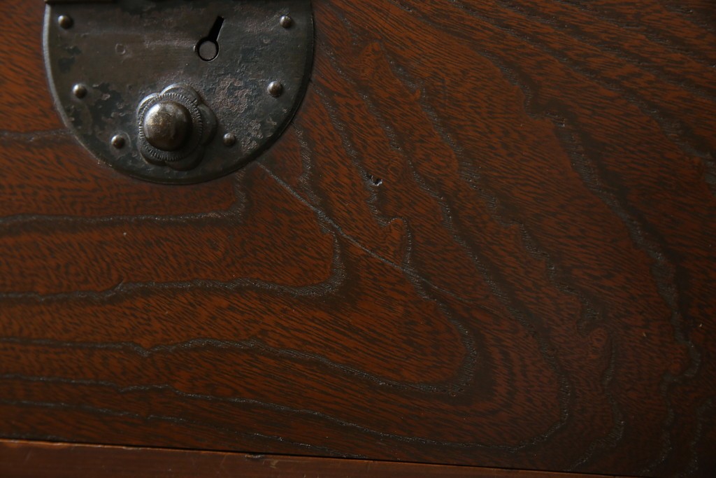 和製アンティーク　天板欅(ケヤキ)材　一枚板の風合い豊かな時代箪笥ローボード　(R-085333)