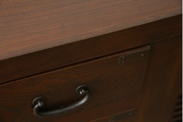 和製アンティーク　天板欅(ケヤキ)材　一枚板の風合い豊かな時代箪笥ローボード　(R-085333)