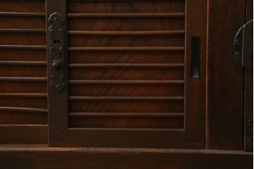 和製アンティーク　天板欅(ケヤキ)材　一枚板の風合い豊かな時代箪笥ローボード　(R-085333)