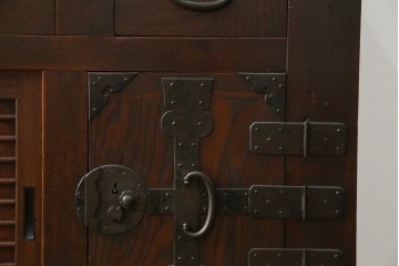 和製アンティーク　天板欅(ケヤキ)材　一枚板の風合い豊かな時代箪笥ローボード　(R-085333)