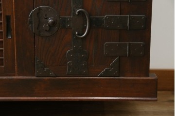 和製アンティーク　天板欅(ケヤキ)材　一枚板の風合い豊かな時代箪笥ローボード　(R-085333)