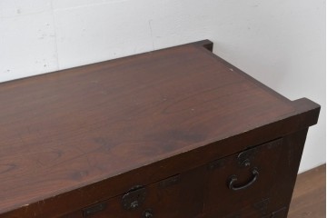 和製アンティーク　天板欅(ケヤキ)材　一枚板の風合い豊かな時代箪笥ローボード　(R-085333)