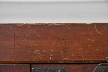 和製アンティーク　天板欅(ケヤキ)材　一枚板の風合い豊かな時代箪笥ローボード　(R-085333)