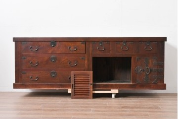 和製アンティーク　天板欅(ケヤキ)材　一枚板の風合い豊かな時代箪笥ローボード　(R-085333)