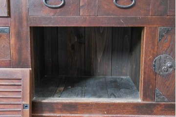 和製アンティーク　天板欅(ケヤキ)材　一枚板の風合い豊かな時代箪笥ローボード　(R-085333)