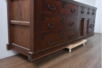 和製アンティーク　天板欅(ケヤキ)材　一枚板の風合い豊かな時代箪笥ローボード　(R-085333)