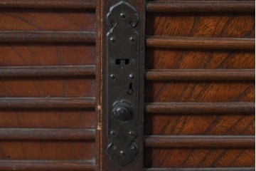 和製アンティーク　天板欅(ケヤキ)材　一枚板の風合い豊かな時代箪笥ローボード　(R-085333)