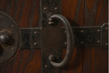 和製アンティーク　天板欅(ケヤキ)材　一枚板の風合い豊かな時代箪笥ローボード　(R-085333)