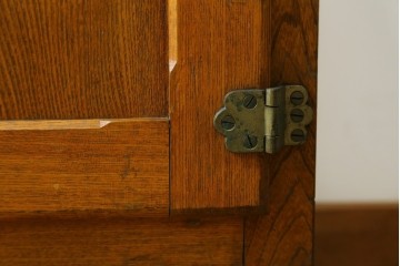 和製ヴィンテージ　十一屋(JUICHIYA)　上部が開く希少デザインのレトロな木製冷蔵庫　(R-085334)