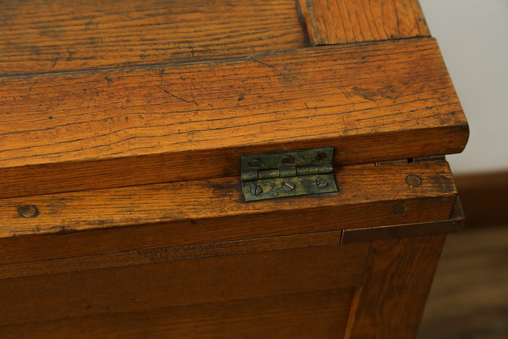 和製ヴィンテージ　十一屋(JUICHIYA)　上部が開く希少デザインのレトロな木製冷蔵庫　(R-085334)