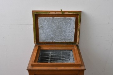 和製ヴィンテージ　十一屋(JUICHIYA)　上部が開く希少デザインのレトロな木製冷蔵庫　(R-085334)