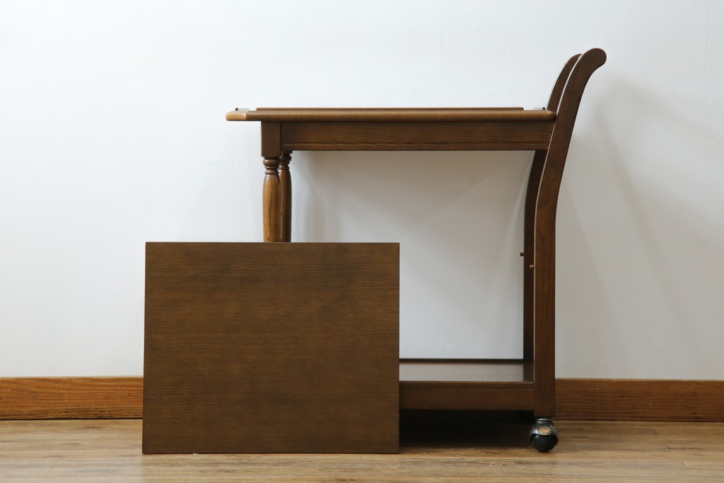 中古　美品　飛騨産業　挽き物脚がアクセントの木製キャスターワゴン　定価約10万円　(R-085335)