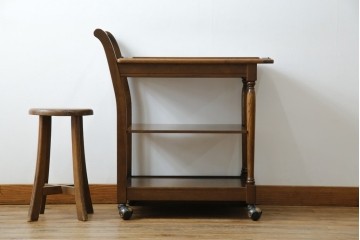 中古　美品　飛騨産業　挽き物脚がアクセントの木製キャスターワゴン　定価約10万円　(R-085335)