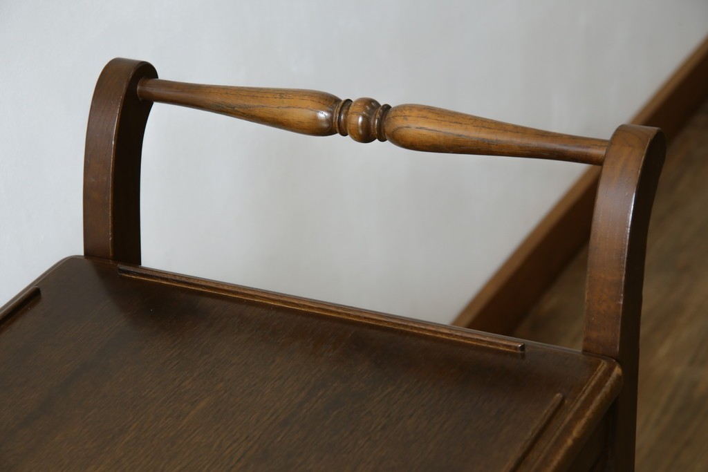 中古　美品　飛騨産業　挽き物脚がアクセントの木製キャスターワゴン　定価約10万円　(R-085335)