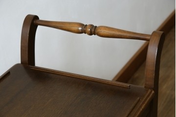 中古　美品　飛騨産業　挽き物脚がアクセントの木製キャスターワゴン　定価約10万円　(R-085335)