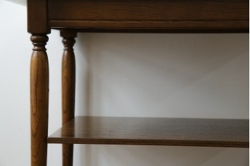 中古　美品　飛騨産業　挽き物脚がアクセントの木製キャスターワゴン　定価約10万円　(R-085335)