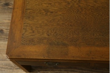 和製ヴィンテージ　良品!!　楢(ナラ)材　丁寧に仕上げられた框組み天板のレトロな文机　(R-085336)