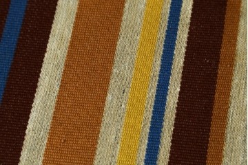 和製ヴィンテージ　昭和レトロ　ナラ材　カラフルなストライプ柄のイージーチェア2脚セット　(R-085337)
