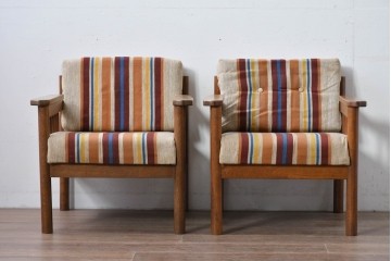 和製ヴィンテージ　ナラ材　カラフルなストライプ柄ファブリックのイージーチェア2脚セット　(R-085337)