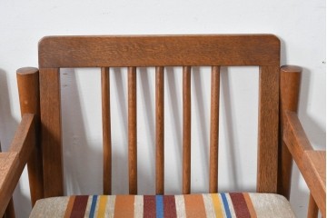 和製ヴィンテージ　ナラ材　カラフルなストライプ柄ファブリックのイージーチェア2脚セット　(R-085337)