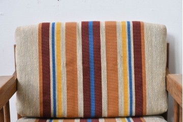 和製ヴィンテージ　ナラ材　カラフルなストライプ柄ファブリックのイージーチェア2脚セット　(R-085337)