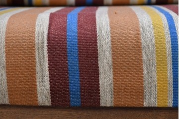 和製ヴィンテージ　ナラ材　カラフルなストライプ柄ファブリックのイージーチェア2脚セット　(R-085337)