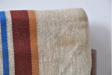 和製ヴィンテージ　ナラ材　カラフルなストライプ柄ファブリックのイージーチェア2脚セット　(R-085337)