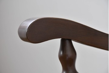 和製ヴィンテージ　飛騨高山　柏木工(KASHIWA)　端正な挽物脚が目を引くロッキングチェア　(R-085338)