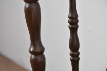 和製ヴィンテージ　飛騨高山　柏木工(KASHIWA)　端正な挽物脚が目を引くロッキングチェア　(R-085338)