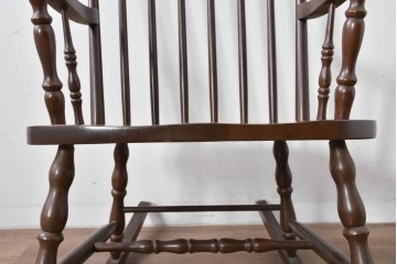 和製ヴィンテージ　飛騨高山　柏木工(KASHIWA)　端正な挽物脚が目を引くロッキングチェア　(R-085338)