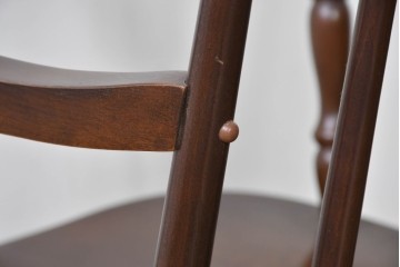 和製ヴィンテージ　飛騨高山　柏木工(KASHIWA)　端正な挽物脚が目を引くロッキングチェア　(R-085338)