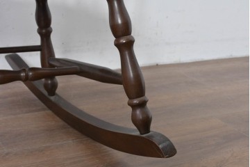 和製ヴィンテージ　飛騨高山　柏木工(KASHIWA)　端正な挽物脚が目を引くロッキングチェア　(R-085338)