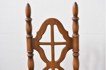 和製ヴィンテージ　オールドコスガ(KOSUGA)　背もたれ装飾が優美なダイニングチェア2脚セット　(R-085339)