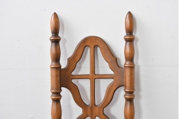 和製ヴィンテージ　オールドコスガ(KOSUGA)　背もたれ装飾が優美なダイニングチェア2脚セット　(R-085339)