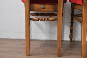 和製ヴィンテージ　オールドコスガ(KOSUGA)　背もたれ装飾が優美なダイニングチェア2脚セット　(R-085339)