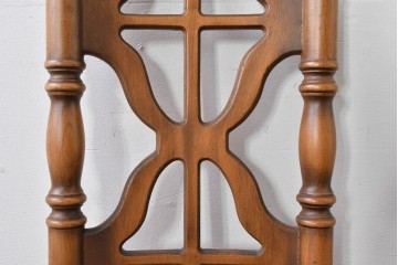 和製ヴィンテージ　オールドコスガ(KOSUGA)　背もたれ装飾が優美なダイニングチェア2脚セット　(R-085339)