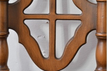 和製ヴィンテージ　オールドコスガ(KOSUGA)　背もたれ装飾が優美なダイニングチェア2脚セット　(R-085339)