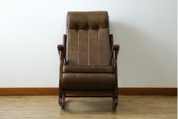 和製ヴィンテージ　東洋ファニチャー(TOYO FURNITURE)　ビニールレザー　折り畳み式フットレストが付いたロッキングチェア　(R-085340)