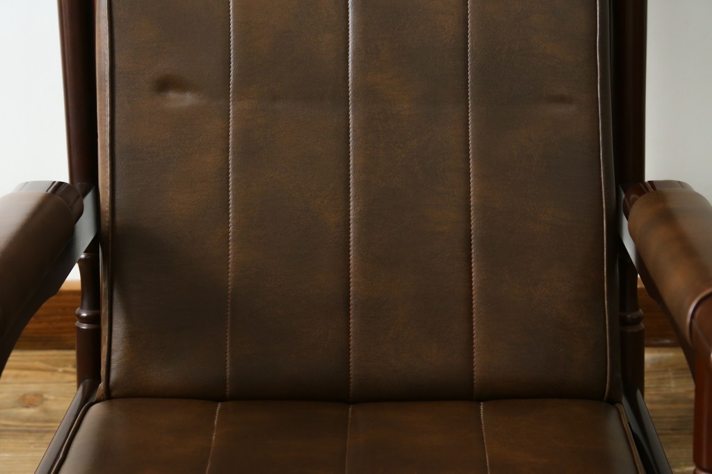 和製ヴィンテージ　東洋ファニチャー(TOYO FURNITURE)　ビニールレザー　折り畳み式フットレストが付いたロッキングチェア　(R-085340)